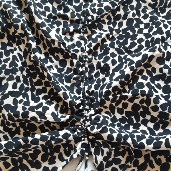 🧡H&M front tie black and white blouse - Picture 3 of 4